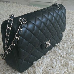 Never worn Chanel Le Sac Icone small in lambskin